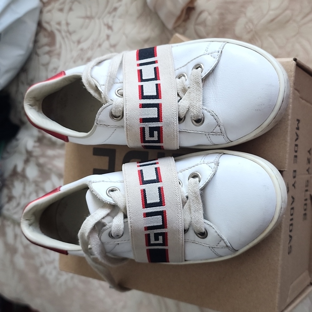 Gucci kids sneaker size 28